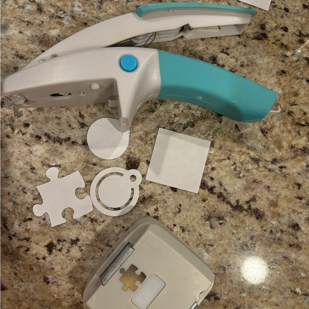 Creative Memories Shape Maker and 4 punches